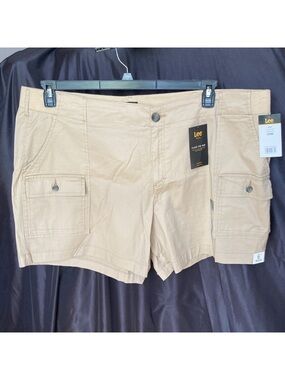 Lee tan short soft flex comfort waistband midrise cargo like pocket 24W